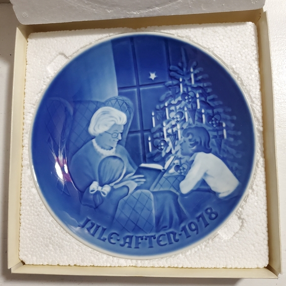 B&G PLATE CHRISTMAS 1975 8in diameter. Blue dish with box and cert. - Picture 1 of 4